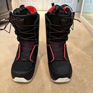Men’s Size 11 Salomon Malamute Snowboard Boot